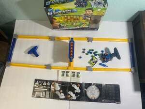 Hasbro B-Daman Crossfire Break Bomber Battlefield Set Read
